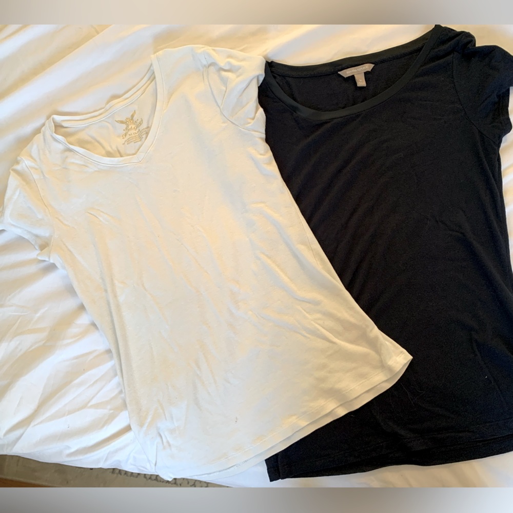 White and black T-shirt bundle size M